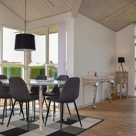 Three-bedroom Holiday In Haderslev *