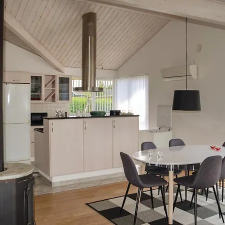 Three-bedroom Holiday In Haderslev * Årøsund